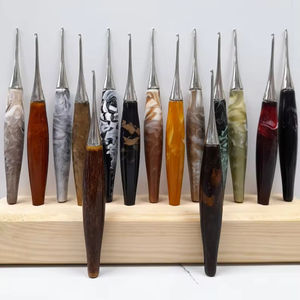 Crochets à crochet ergonomiques de 7 pouces, style amour et nautique, en résine multicolore, faits à la main, faciles à utiliser, décoration intérieure, vente en gros en Inde - Product Image 1