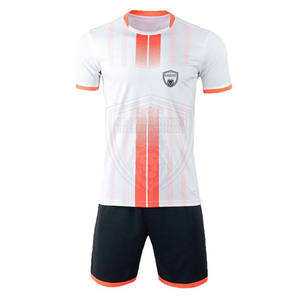 Uniforme de football à manches courtes de couleur unie de haute qualité 100% uniforme de football respirant en polyester - Product Image 1