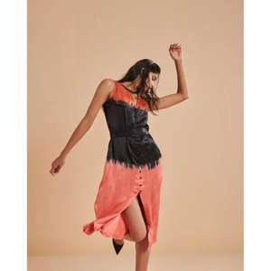 Robe Kaftan Longue Femme Élégante et Décontractée à Taille Naturelle, Lavable, Boutonnée sur le Devant avec Fente, Idéale pour les Fêtes - Product Image 2