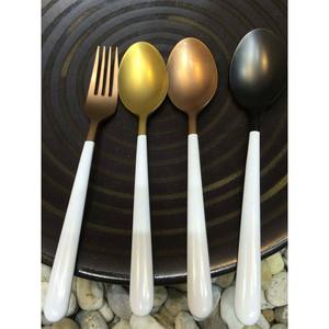 Ensemble de couverts en acier inoxydable, cuillères, fourchettes et couteaux, style incroyable, manche en bois, miroir argenté poli, ensemble de couverts cuillères, fourchettes et couteaux - Product Image 5