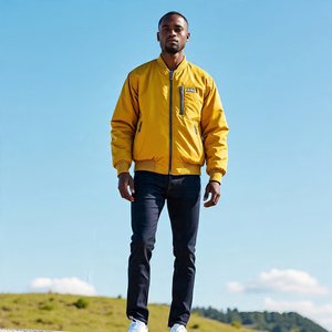 Chaqueta de bombardero Hombres OEM Logotipo personalizado Hombres Chaquetas de satén Chaqueta de bombardero personalizada Hombres Varsity con forro grueso Moda de invierno - Product Image 3