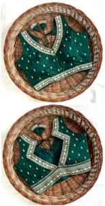 Blusa moderna con cuello en V para mujer, logotipo de lentejuelas, diseño tejido a la moda, hilo Jari, bordado de trabajo, patrón cosido de retazos para - Product Image 2