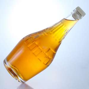 Bouteille en <span class=keywords><strong>verre</strong></span> gaufré <span class=keywords><strong>vintage</strong></span> pour spiritueux, bouteille à liqueur à fond épais pour whisky, brandy, <span class=keywords><strong>rhum</strong></span>, fabrication OEM haut de gamme - Product Image 2