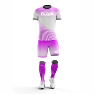 ชุดเสื้อฟุตบอลของผู้ชายชุดฟุตบอลสไตล์ย้อนยุคพร้อมโลโก้ OEM พิมพ์ซับลิเมชันแบบอัตโนมัติ - Product Image 4