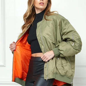 Blouson d'hiver pour femme personnalisable avec corps isolé, couture de qualité supérieure, fermeture éclair robuste et production en marque privée - Product Image 6