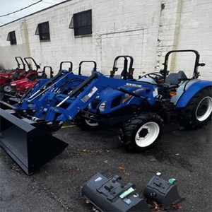 รถแทรกเตอร์มือสอง WorkMaster 75  45 แรงม้า เครื่องยนต์ Kubota สีฟ้า พร้อมที่ตักด้านหน้า ขาย - Product Image 1