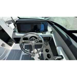 Barcos de Lujo Regal LX6 2025 para Aventuras Acuáticas - Product Image 4