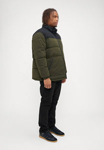 2026 nouveauté hommes personnalisé doudoune haute rue Style veste d'hiver avec col montant motif décoration nouveau Design - Product Image 5