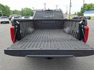 Toyota Tundra SR5 4x4 SR5 2023, Cabina Doble, 4 Puertas, Versión Estándar - Product Image 6