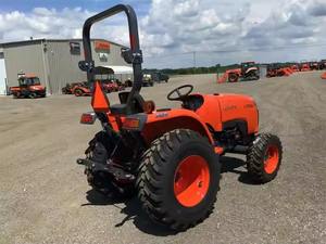 Venta de tractor Kubota | Tractor Kubota L4701 en venta 47HP, fiable y robusto, perfecto para tareas de paisajismo y agricultura - Product Image 2
