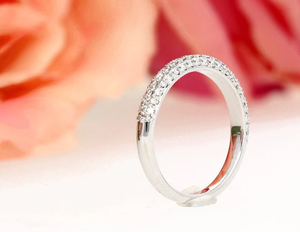 Anillo de boda de diamante minimalista Hald Eternity, anillo apilable para mujer, con certificado IGI joyería de moda, regalo - Product Image 1