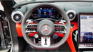 Mercedes-Benz AMG SL 63 2024 certifié propre et en bon état - Product Image 3