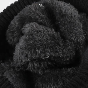 Wholesale Unisex Knitted Winter Hat Custom Knitted Pom Bobble Hat Footy Beanie Acrylic Hats With Custom Label jacquard - Product Image 5