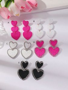 Pendiente de cuentas de lujo hecho a mano, diseño bordado, punto de cruz y costura, artesanías hechas a mano - Product Image 3