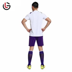 Maillot de football unisexe confortable, à séchage rapide, respirant, 100% polyester, impression par transfert thermique, uniforme d'équipe fabriqué en usine pour le football - Product Image 6