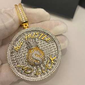 Medallón Colgante Iced Out Personalizado Akay Hustle No Luck con Moissanita VVS1 de 12 Quilates, Chapado en Oro sobre Plata de Ley, Joyería Hip Hop - Product Image 2