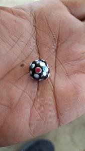 Perles de verre mouffette noire sur mesure pois blancs inspirés perle de commerce africain traditionnel bijoux indigènes tribaux en vrac en métal - Product Image 2