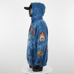 Sweat à capuche en molleton de coton premium 350GSM bleu tie-dye avec logo brodé sur le devant et détails de patch multicolores Basics Hoodie - Product Image 2