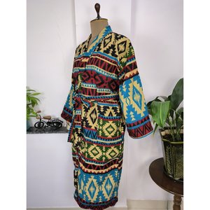 เสื้อคลุมขนจามรีแบบยูนิเซ็กซ์ ลายดอกไม้หรูหราสไตล์เมือง สีเบจ แดง น้ำเงิน เขียว ลายเรขาคณิตเพชร นุ่มสบาย ผลิตภัณฑ์ ODM - Product Image 6