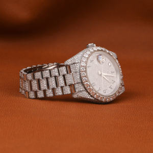 นาฬิกาโมอิสซาไนต์แบบทำมือประดับเพชรเต็มเรือน สายสแตนเลสสตีลหรูหรา หน้าปัดอะนาล็อกแบบกระจก ตัวเลขแบบอารบิก สไตล์ฮิปฮอป - Product Image 3