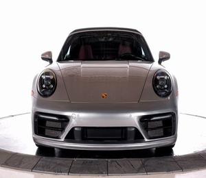 Porsche 911 Carrera S Cabriolet RWD 2020 d'occasion, incroyablement parfait, faible kilométrage, en stock, proposé à un prix fantastique - Product Image 1