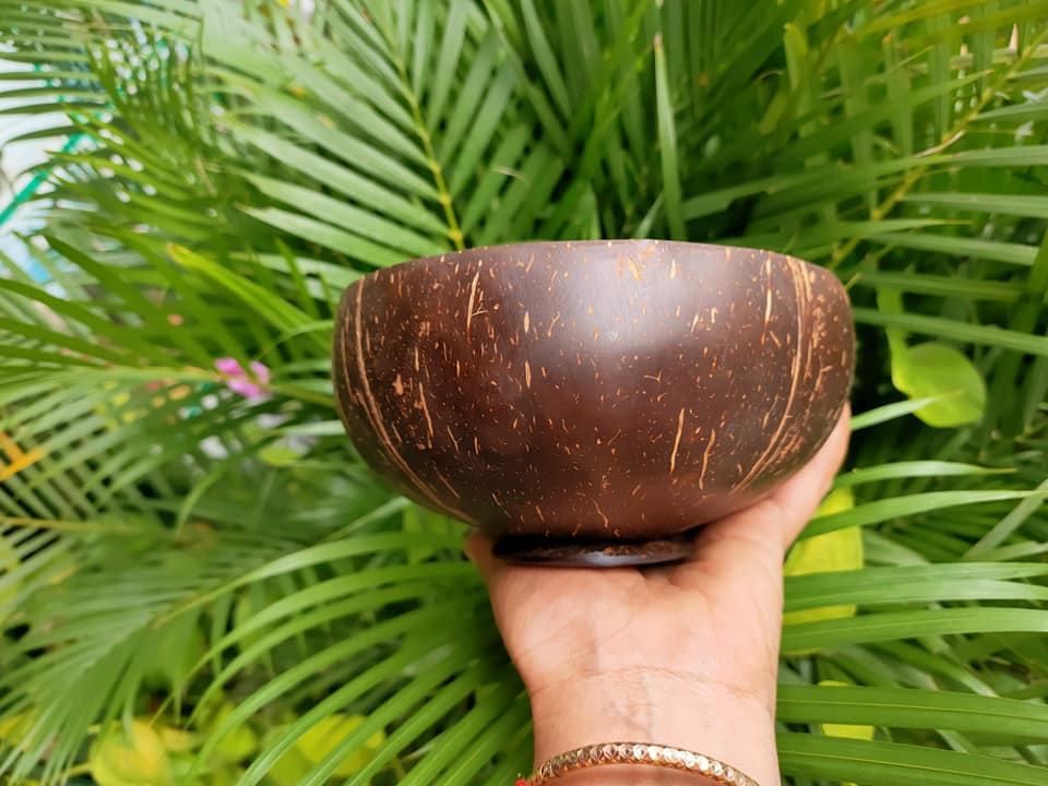 สีน้ำตาล