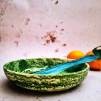Plateau de service moderne en résine orange polie, fait main, éco-responsable, d'origine indienne, compatible lave-vaisselle, personnalisable