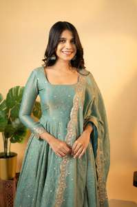 Elegante conjunto de Chinnon Anarkali Kurta con bordado detallado, Ropa Étnica cómoda y elegante para damas - Product Image 4