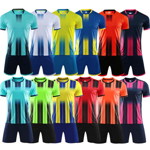 Venta al por mayor de alta calidad de Pakistán hizo equipo de fútbol Jersey uniforme conjunto nuevo 100% poliéster camiseta de fútbol pantalones cortos Venta caliente - Product Image 6