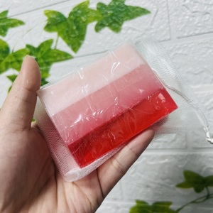 <span class=keywords><strong>Savon</strong></span> <span class=keywords><strong>intime</strong></span> féminin à la fraise Yoni 100g Marque privée biologique nettoyant en profondeur apaisant hydratant pour femmes - Product Image 5