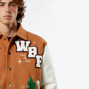 Chaquetas Varsity de Borrego Antibacterianas para Hombre y Mujer, de Alta Calidad, en Todos los Tamaños y Colores, Estilo Nuevo con Cuello Alto - Product Image 5