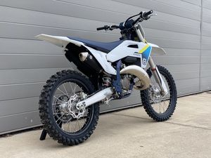 Offre aux enchères 2025 – Motos de motocross originales TC 150 – Acompte - Product Image 6