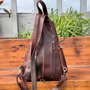 Bolso bandolera de cuero genuino de grano completo hecho a mano, bolso de pecho de cuero con pelo occidental, mochila convertible para Unisex - Product Image 5