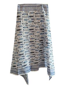 Pareo Sarong Tradicional con Estampado de Peces Hecho a Mano, Talla Única - 44 pulgadas X 72 pulgadas - Product Image 1