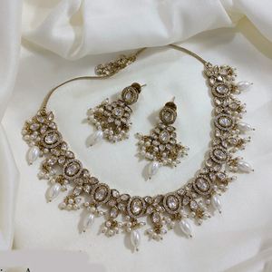 Ensemble collier traditionnel plaqué or Kundan et perles Bijoux ethniques élégants pour les mariages - Product Image 1