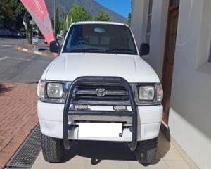 Toyota Hilux 2700i 4x4 Raider d'occasion, conduite à gauche/droite, 1999 - Product Image 1