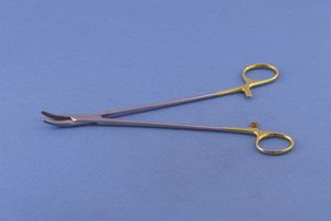 Portaagujas HEANEY (Mayo-Hegar) de 24 cm, Acero Inoxidable, MayoMed TC, Portaagujas de Inserción, Instrumentos Quirúrgicos, Certificado CE - Product Image 3
