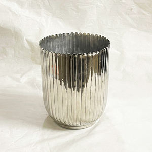 Seau à glace en aluminium vintage fait à la main Refroidisseur de vin élégant pour les fêtes Nouveaux articles faits à la main Bacs à boissons - Product Image 5