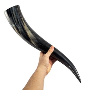 Jarra de Cerveza Vikinga de Cuerno Estilo Americano 100% Natural Hecha a Mano con Soporte Personalizable para Fiestas en Existencia - Product Image 5