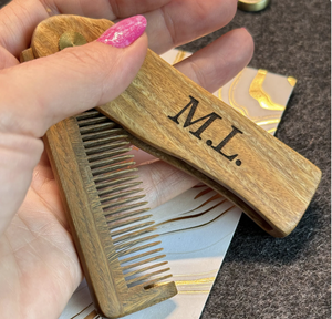 Peine de pelo de sándalo tallado en madera, artesanía para salón, uso doméstico, mango de cuerno, regalo personalizado - Product Image 4