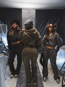 Conjunto de Sudadera con Capucha y Pantalones Deportivos de Felpa de Algodón Grueso con Estampado Personalizado para Mujer, Fabricantes de Ropa - Product Image 5