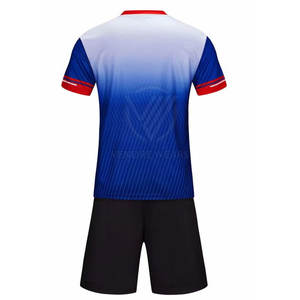 ชุดยูนิฟอร์มเล่นกีฬาสำหรับผู้ชายชุดฟุตบอลผ้าโพลีเอสเตอร์แห้งเร็วสีพิเศษผลิตในปากีสถานแบบ100% - Product Image 2