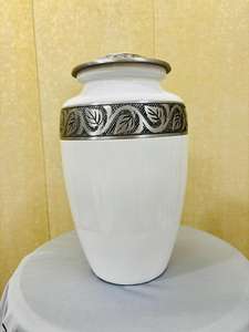 Urnas Funerarias de Aluminio Estilo Americano, Capacidad de 220 Pulgadas Cúbicas, Diseños Personalizables, Tamaños Grande, Mediano y Pequeño, para Cremación - Product Image 2