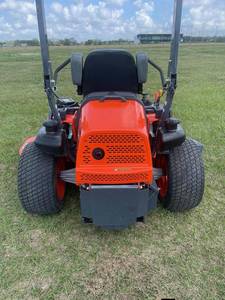 Cortadora de Césped de Giro Cero Kubota ZD1211 Diésel de Alto Rendimiento, Máquina Cortadora de Césped Comercial con Operador a Bordo Diseñada para un Corte Rápido - Product Image 6