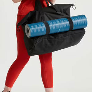 Venta al por mayor de bolsas de gimnasio de color personalizadas unisex ligeras con diseño único poliéster nylon forro cremallera cierre precio bajo Venta caliente - Product Image 5