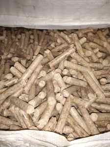 Pellets de Madera Ecológicos ENplus A1 en Forma de Barra, de Alta Calidad, Biomasa, 750 Kg/m de Densidad, Precio al por Mayor - Product Image 6