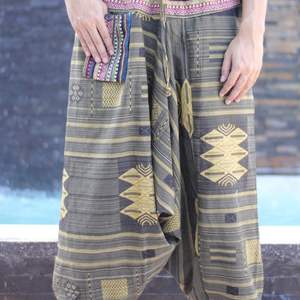 Pantalon d'été léger 100% coton respirant et écologique Style Mhong fermeture à taille élastique pantalon tribal en toile décontracté - Product Image 2