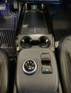 SUV eléctrico de alto rendimiento 2024, superventas, con bajo kilometraje, tracción total dual, aceleración instantánea y batería de largo alcance. - Product Image 2