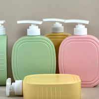 Bouteille plate en PE de 550 ml, couleur personnalisée, avec pompe en PP, pour nettoyant visage/shampoing/gel douche, emballage cosmétique en gros, provenance Vietnam