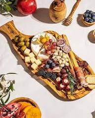 Planche à charcuterie, ustensiles durables, antibactériens et esthétiques, parfaits pour servir et couper. - Product Image 2